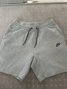 Men’s Nike Tech Fleece Shorts - Picture 1 of 2