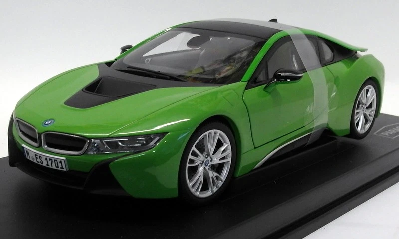 Paragon 1/18 Scale Diecast - PA-97086 BMW i8 Java Green - Image 1 of 4
