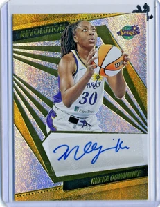 Tarjeta autografiada certificada por Nneka Ogwumike 2021-22 WNBA Panini Revolution - Imagen 1 de 1