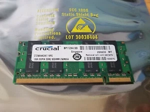 Apple Macbook Pro CRUCIAL 2GB DDR2 SODIMM MEMORY RAM CT25664AC667.16FG - Picture 1 of 3