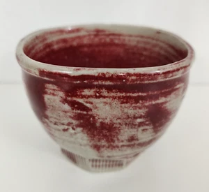 Studio Potter Small Coffee Cup or Bowl Gray Red Footed Signed or Trinket Holder - Bild 1 von 8