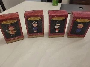 1995 Peanuts A Charlie Brown Christmas Hallmark Keepsake Ornament Complete Set 4 - Picture 1 of 3