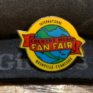 International Country Music Fan Fare PIN - - Picture 1 of 2