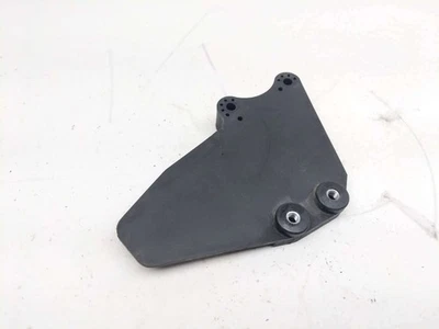 21 22 Kawasaki KLX 300 Guía de cadena de transmisión interior Cubierta Panel Borde Plástico Foto 1 de 4