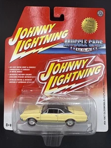 2005 Johnny Lightning Muscle Mania #54 1967 OLDSMOBILE CUTLASS 442 yellow black - Picture 1 of 4