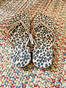 Women's Old Navy Flip Flops/Sandals Size  9 And 10 NEW - Picture 1 of 2