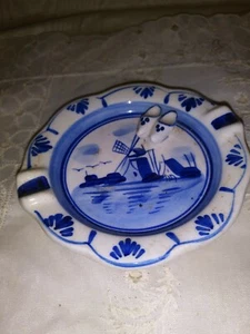 POSACENERE DELPH DIPINTO A MANO ACQUA BLU OLANDA MULINO A VENTO - Foto 1 di 3