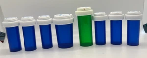 Menge 8 blau grün Kunststoff Pille Medizin Flaschen Handwerk Aufbewahrung - Bild 1 von 3