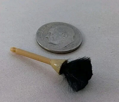 Espanador de penas de crisnbono miniatura para casa de bonecas limpeza sortida escala 1:12 - Imagem 1 de 2