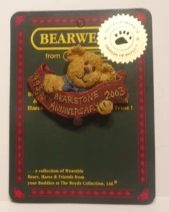 Prendedor Boyds Bears BearWear Bearstone décimo aniversario #02003-72 - Imagen 1 de 2