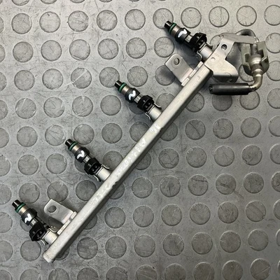 2010-2017 Nissan Altima 2.5 Liter Fuel Injection Rail OEM - Image 1 of 4