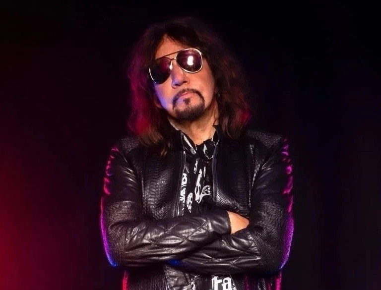 Ace Frehley KISS GUITARIST Photo 8.5x11 Paper Luster - Image 1 of 1