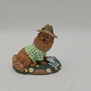 Danbury Como Nuevo Pomerania Mayo Calendario Perpetuo Perro Estatuilla CUBO FALTANTE - Imagen 1 de 4