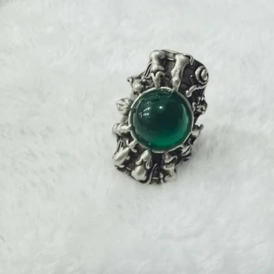 Antiguo anillo chino hecho a mano antiguo tibetano de plata con incrustaciones de jade verde Foto 1 de 4