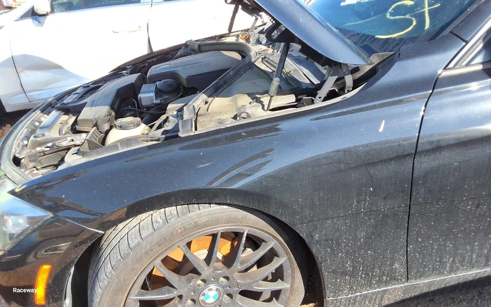 Used Front Left Fender fits: 2016 Bmw 328I Sdn Front Left Grade A Foto 1 de 4