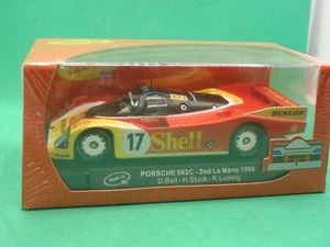 SLOT IT 1/32 SLOT CAR SICA03D PORSCHE 962C #17 LE MANS 1988 GUSCIO NUOVO CON SCATOLA - Foto 1 di 2