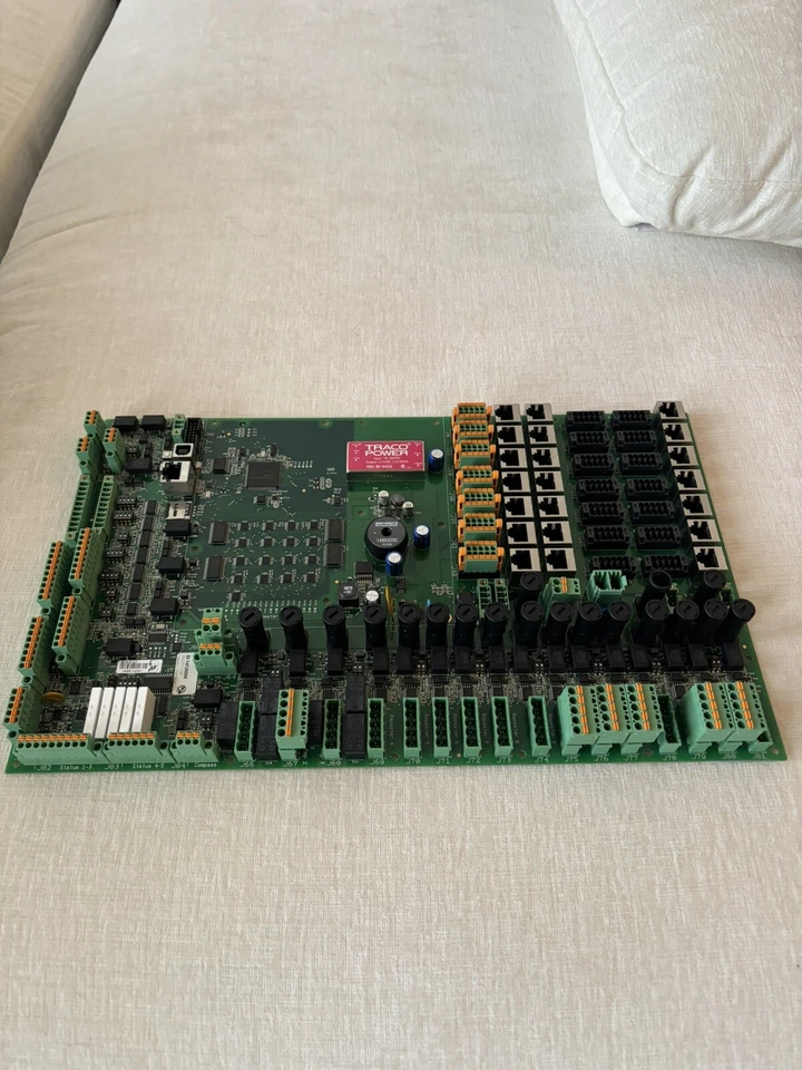 Placa de control industrial - Módulo de alimentación Traco, puertos Ethernet y E/S PCB Foto 1 de 4