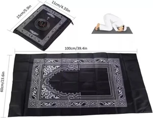 TRAVEL POCKET PRAYER MAT RUG JA NAMAZ WITH QIBLA KAABA COMPASS IN POUCH UK - Foto 1 di 9