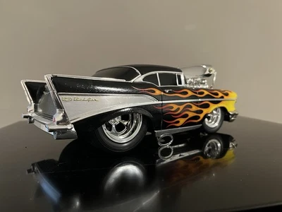 Muscle Machines 1957 Chevrolet Belair - 1/18 Scale Diecast (2001) Slammed - Image 1 of 4