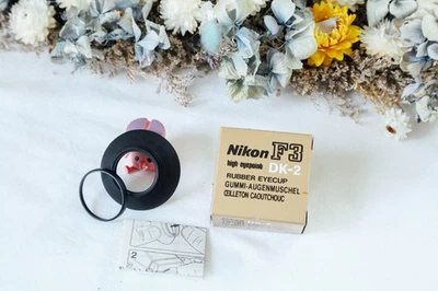Ocular de goma Nikon DK-2 para cámaras de punto alto F3 manuales en inglés en caja Foto 1 de 3