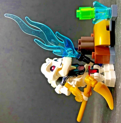 LEGO © PEDESTAL + SAMUKAI BOSS SKULKIN - Image 1 of 4