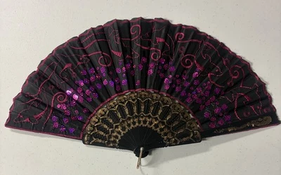 Elegante y Único Colorido Bordado Estilo Pavo Real Lentejuelas Abanico de Mano Delfín  Foto 1 de 4