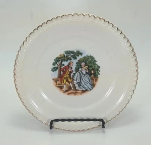 Piatto da dessert vintage Harker Pottery oro 22 carati (stampa coppia corte/godey) - Foto 1 di 4