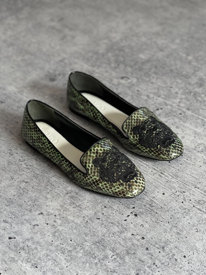 Kenzo Black Green Loafers Size 35 - Snake Skin Effect with Tiger Embroidery - Image 1 of 4