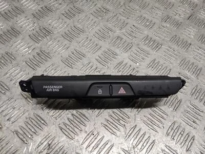 KIA RIO MK4 2017-2021 5 PUERTAS HATCHBACK 2017 INTERRUPTOR DE PELIGRO  Foto 1 de 4