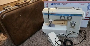 VINTAGE NECCHI SEWING MACHINE MODEL 535FA - Picture 1 of 7
