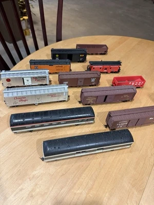 HO Scale Train Car Lot - Image 1 of 2