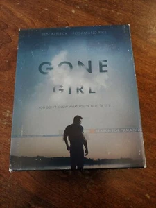 GONE GIRL BLU-RAY DISC VERY GOOD INCLUDES AMAZING AMY BOOK & SLIPCOVER - Picture 1 of 3