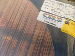 Dichroitisches Glas: CBS 90 COE schwarz Kirsche auf Myom strukturiert dünn klar - 3 Zoll qm - Bild 1 von 1