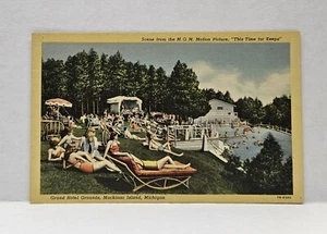 Szene aus MGM Film Grand Hotel Mackinac Island Michigan Vintage Postkarte - Bild 1 von 2