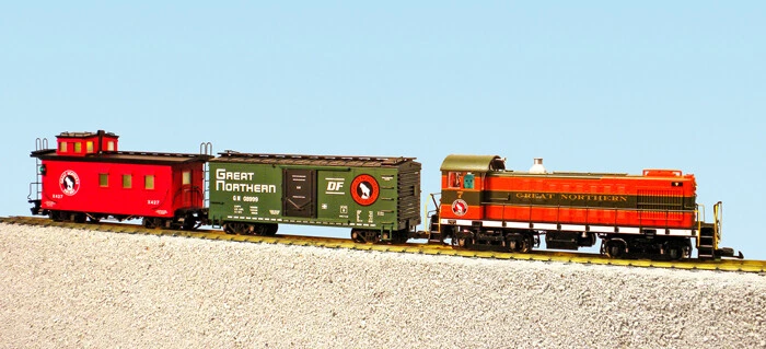 USA Trains G Scale R72403 Great Northern S4 Diesel Freight Set READY TO RUN SET - Image 1 of 1