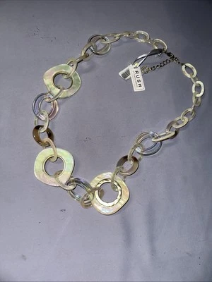 Collar Grueso RUSH By Denise Charles 16" L Lucite Ovalado Lazos Beige Blanco Y Foto 1 de 3