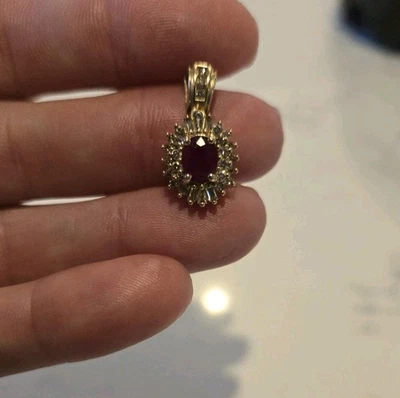 Colgante de diamantes rubí 14k Foto 1 de 3