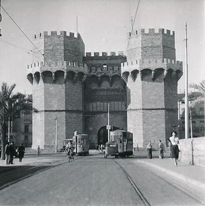 VALENCE c. 1950 - Porte de Serranos Espagne  - DIV 9078 - Picture 1 of 2