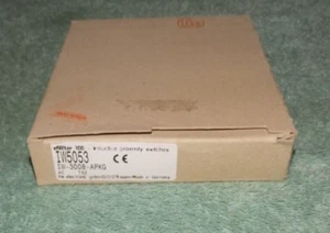 New IFM Electronic Efector IW5053 Inductive Prox Switch IW-3008-APKG 10-36 VDC - Picture 1 of 4