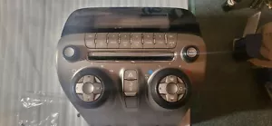 2010-2015 Chevrolet Camaro SS Radio Face Plate Head Unit GM - OEM - Foto 1 di 10