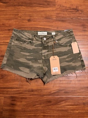 Lucky Brand Women's Denim Shorts Size 4/27 Mide Rise Cut-Off 2.5 Inseam Camo - Image 1 of 4
