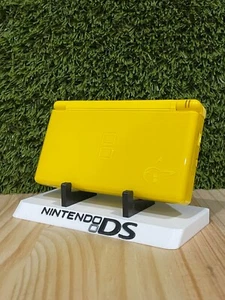 Nintendo DS Lite Stand - Picture 1 of 3