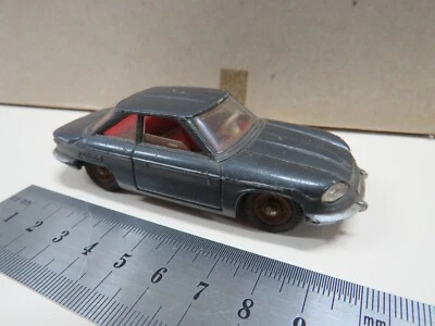 Dinky Toys escala 1/43 diecast Panhard 24 Foto 1 de 4