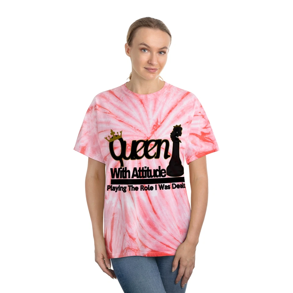 Queen With Attitude Tie-Dye Tee, Cyclone - Imagem 1 de 1