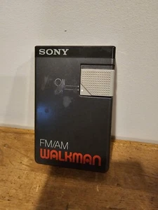 Vintage Sony SRF-19W Walkman Portable FM/AM Radio Stereo Receiver w/ Clip Tested - Bild 1 von 6