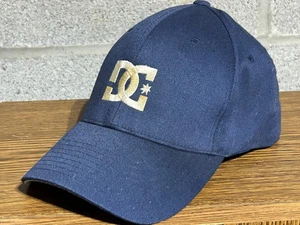 DC Shoe Co USA Vintage 1990s Flex Fit Hat Blue S-M Skate - Bild 1 von 8