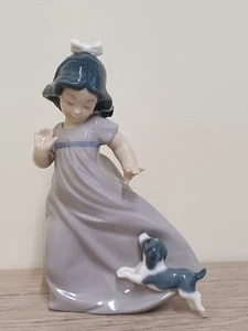 Lladro Nao Girl With Puppy - Someone To Love - 9 inch High - Perfect - Picture 1 of 10