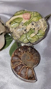 Vintage Amy Kahn Russell 925 SS Handcarved Double Frog And Ammonite Pendant - Picture 1 of 8