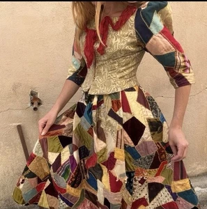 Antikes viktorianisches verrücktes Steppkleid Lamé Brokat Volkskunst Maskerade Vintage - Bild 1 von 8