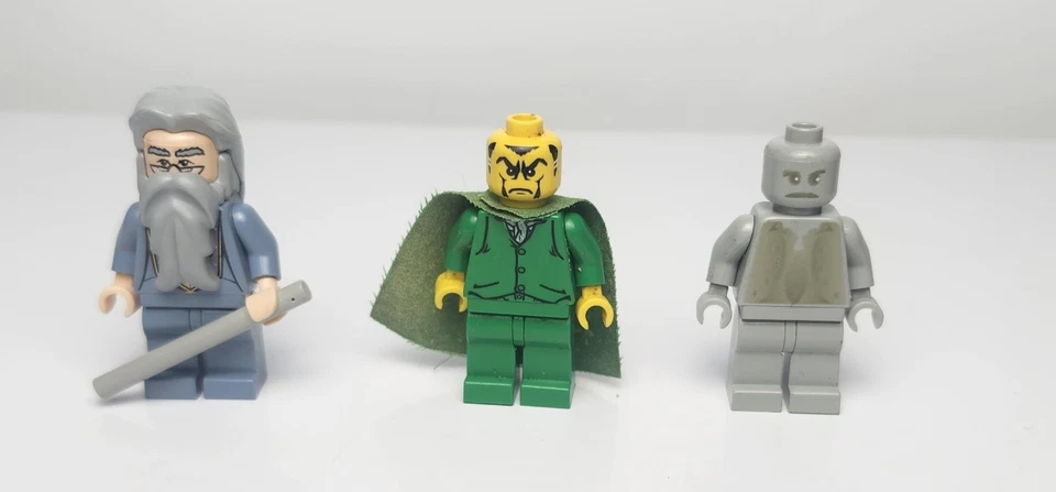 Lote de minifiguras LEGO Harry Potter - Peeves, Dumbledore, Gilderoy Lockhart  Foto 1 de 4